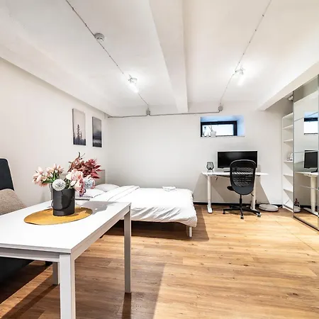 Dana-entire Very Quiet And 2 Apartment Tallinn