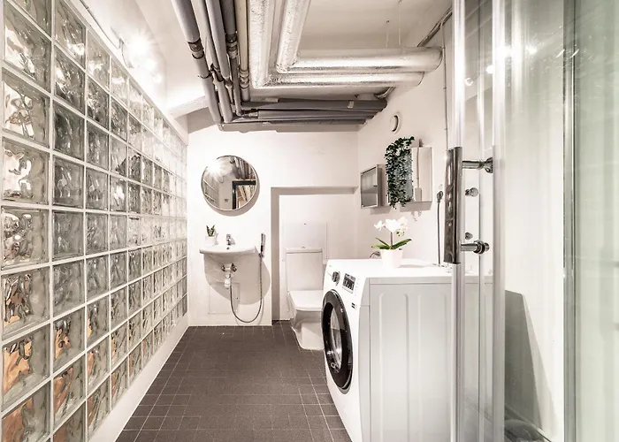 Dana-entire Very Quiet And 2 * טאלין